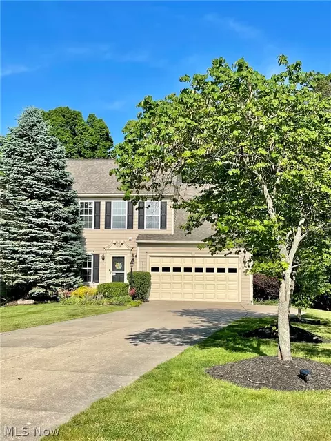 887 Willow Creek Dr, Fairlawn, OH 44333