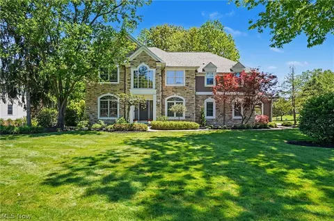 6165 Loch Lomond Ct, Solon, OH 44139