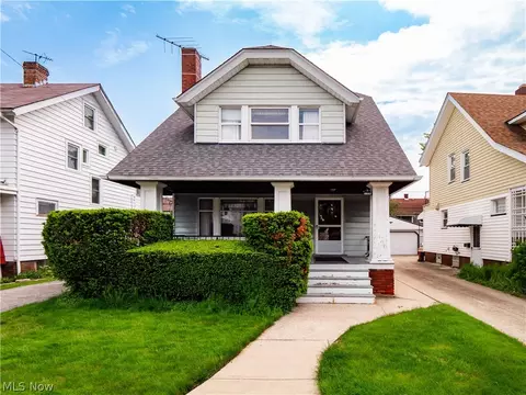 2077 Wyandotte Ave, Lakewood, OH 44107