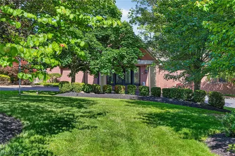 6145 Pebble Beach Ct, Canfield, OH 44406