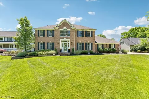 4022 Sunset Dr, Medina, OH 44256