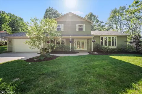 8662 Tanglewood Trl, Chagrin Falls, OH 44023
