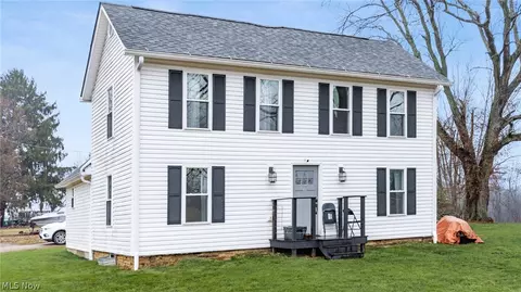 1435 Luby Ln, Zanesville, OH 43701