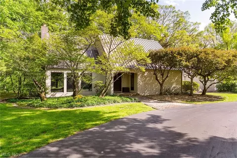 2941 Howland Wilson Rd NE, Warren, OH 44484