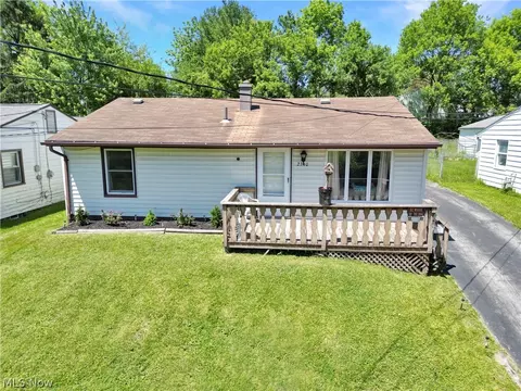 2340 Cherry Hill Ave, Youngstown, OH 44509