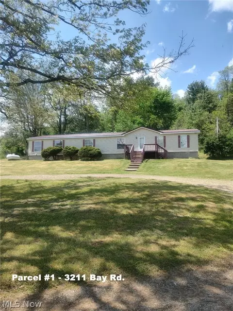 3211 Bay Rd SE, Carrollton, OH 44615