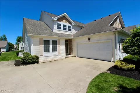 27242 Emerald Oval S, Olmsted Twp, OH 44138