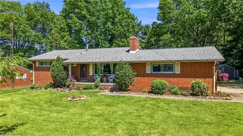 6127 Columbus Rd NE, Louisville, OH 44641