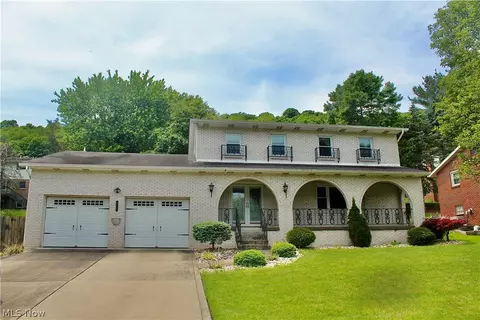 339 Country Club Blvd, Weirton, WV 26062