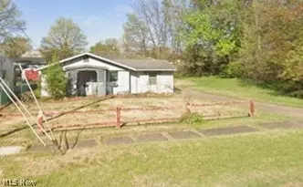 755 Tuttle St, Belpre, OH 45714