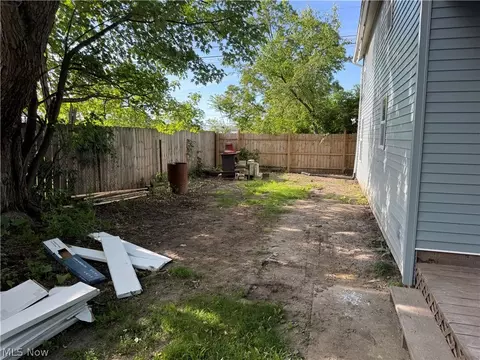 2069 E 29th St, Lorain, OH 44055 photo 6