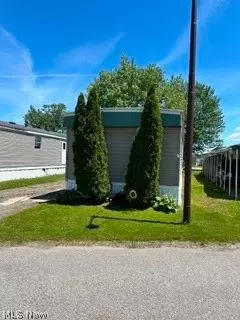 12860 Mayfield Rd #106, Chardon, OH 44024