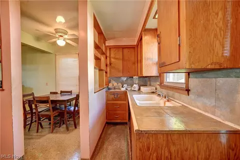 Kitchen - 2123 Clearview Ave NW, Canton, OH 44708 photo 2 of 2