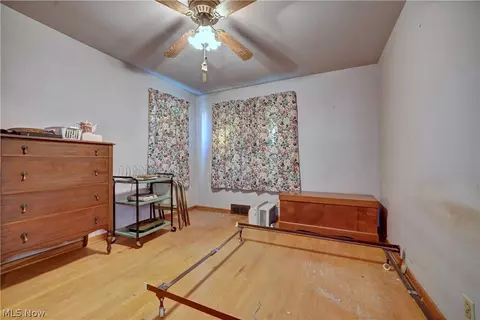 Bedroom - 2123 Clearview Ave NW, Canton, OH 44708 photo 2 of 3