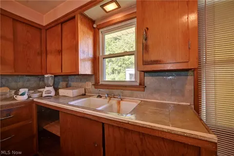 Kitchen - 2123 Clearview Ave NW, Canton, OH 44708 photo 1 of 2