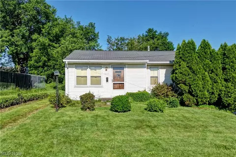 Exterior - 2123 Clearview Ave NW, Canton, OH 44708 photo 1 of 4