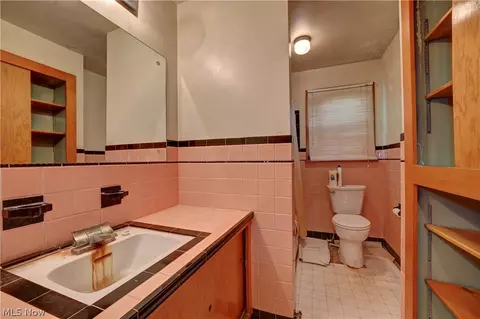 Bath - 2123 Clearview Ave NW, Canton, OH 44708 photo 1 of 1