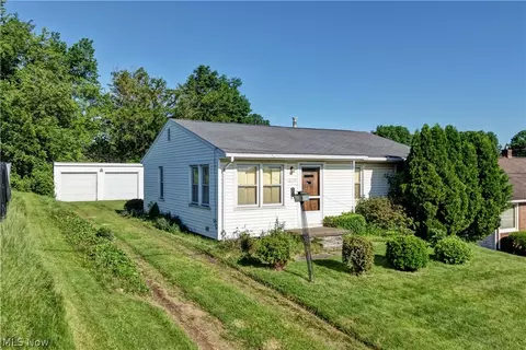 2123 Clearview Ave NW, Canton, OH 44708