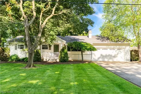 7505 Ivydale Ave NW, North Canton, OH 44720
