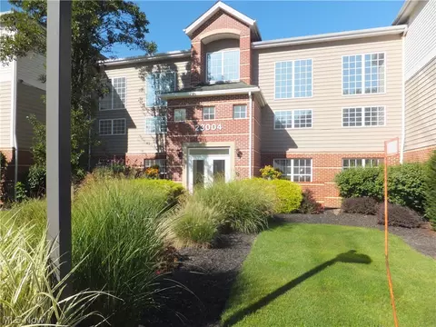 23004 Chandlers Ln #114, Olmsted Falls, OH 44138