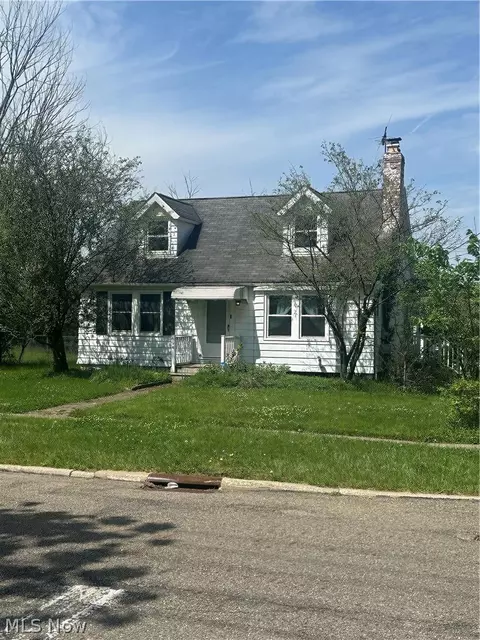 694 Mckinley Ave, Bedford, OH 44146