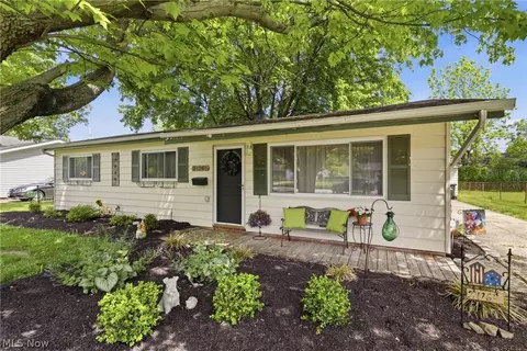 24264 Fairlawn Dr, North Olmsted, OH 44070
