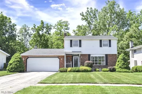 7120 Lakeview Dr, Parma, OH 44129