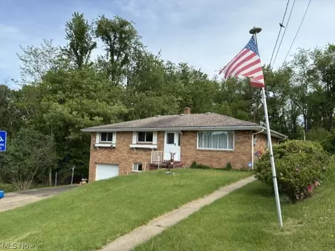 216 Lane St, Weirton, WV 26062