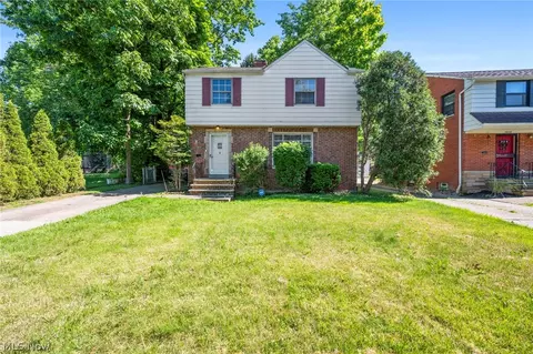 3830 Sherwood Rd, Cleveland, OH 44121