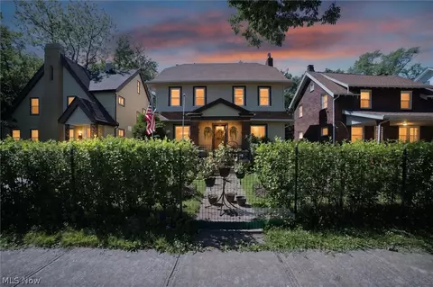 1066 Nela View Rd, Cleveland Heights, OH 44112