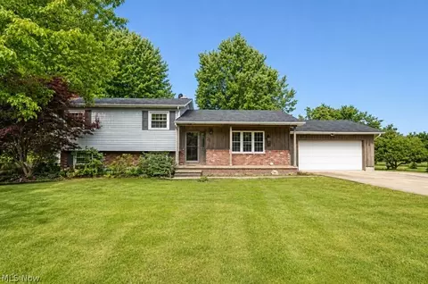 7840 Sumner Rd, Thompson, OH 44086