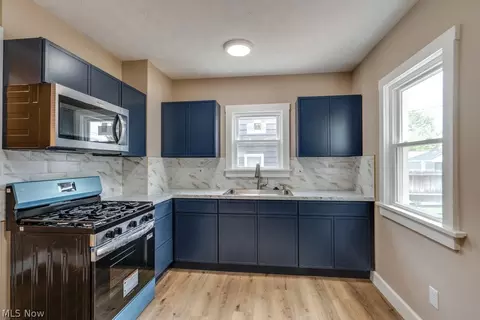 Kitchen - 925 E 224th St, Euclid, OH 44123 photo 1 of 2