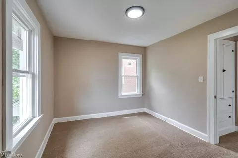 Bedroom - 925 E 224th St, Euclid, OH 44123 photo 6 of 8