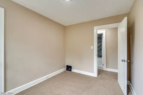 925 E 224th St, Euclid, OH 44123 photo 15
