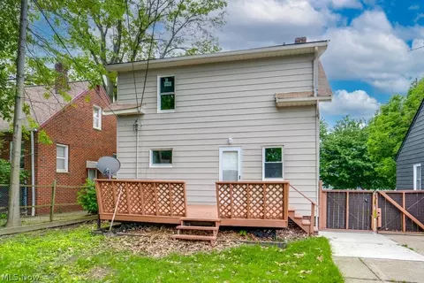 Exterior - 925 E 224th St, Euclid, OH 44123 photo 3 of 4