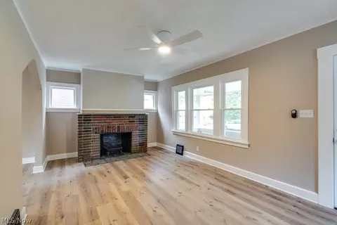 Living - 925 E 224th St, Euclid, OH 44123 photo 2 of 5