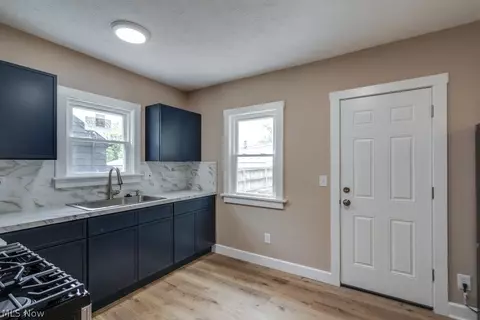 925 E 224th St, Euclid, OH 44123 photo 13