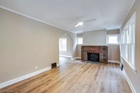 925 E 224th St, Euclid, OH 44123 photo 6