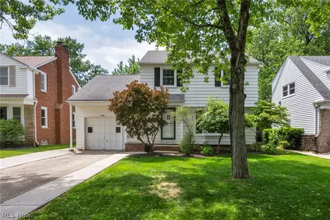 1412 Henning Dr, Lyndhurst, OH 44124