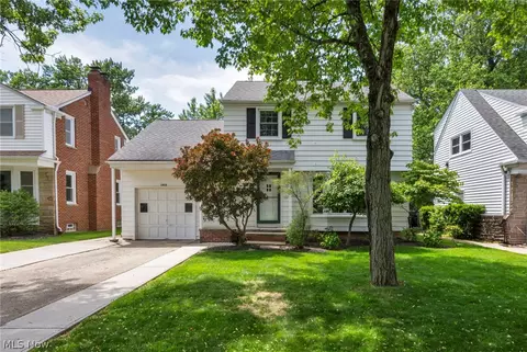 1412 Henning Dr, Lyndhurst, OH 44124