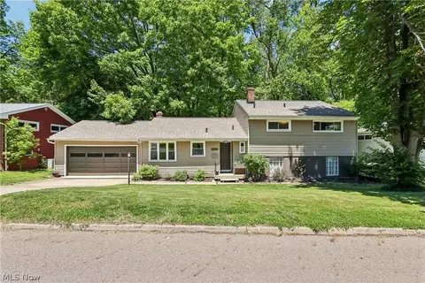 1593 Kingsley Ave, Akron, OH 44313