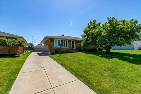 7313 Whitaker Dr, Parma, OH 44130