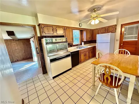 Kitchen - 501 Edison St, Struthers, OH 44471 photo 1 of 1