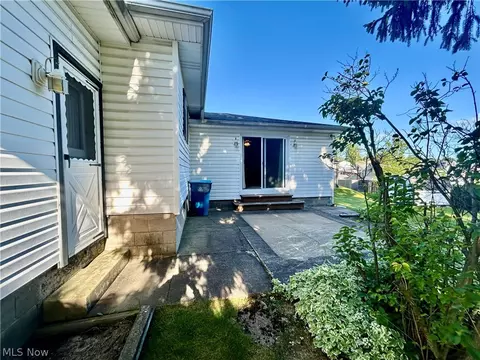 Exterior - 501 Edison St, Struthers, OH 44471 photo 5 of 6