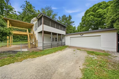 121 Federal St, Little Hocking, OH 45742