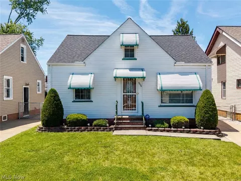 5276 W 48th St, Parma, OH 44134