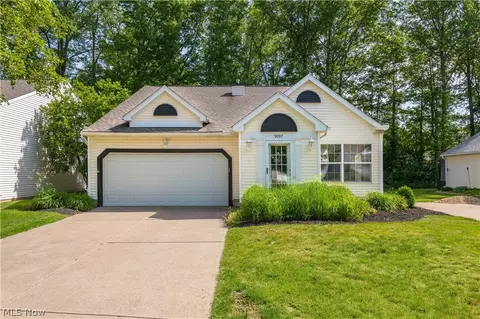 9097 Fern Cv E, Olmsted Falls, OH 44138