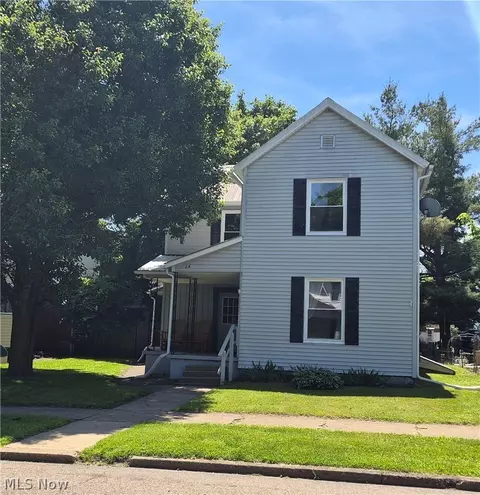 1029 E Main St, Coshocton, OH 43812