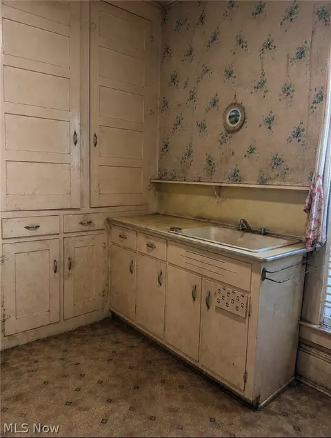 Kitchen - 29 E 9th St, Ashland, OH 44805 photo 2 of 2