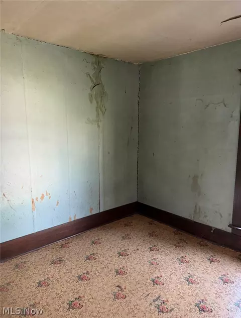 Bedroom - 29 E 9th St, Ashland, OH 44805 photo 1 of 5